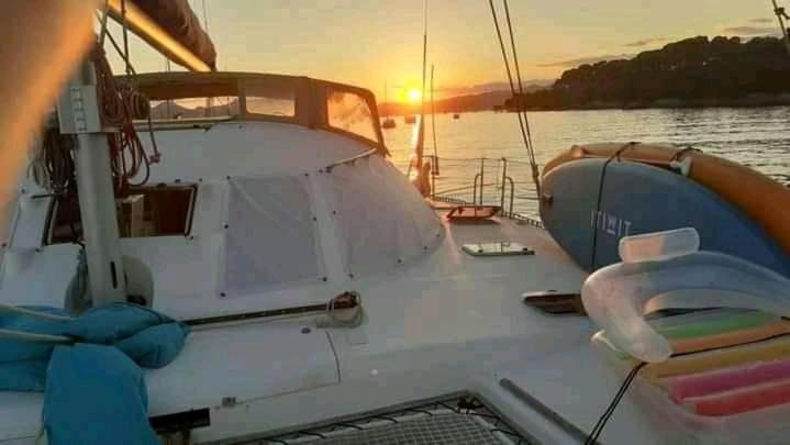 Отель Catamaran Cypraea Тер-де-О Экстерьер фото